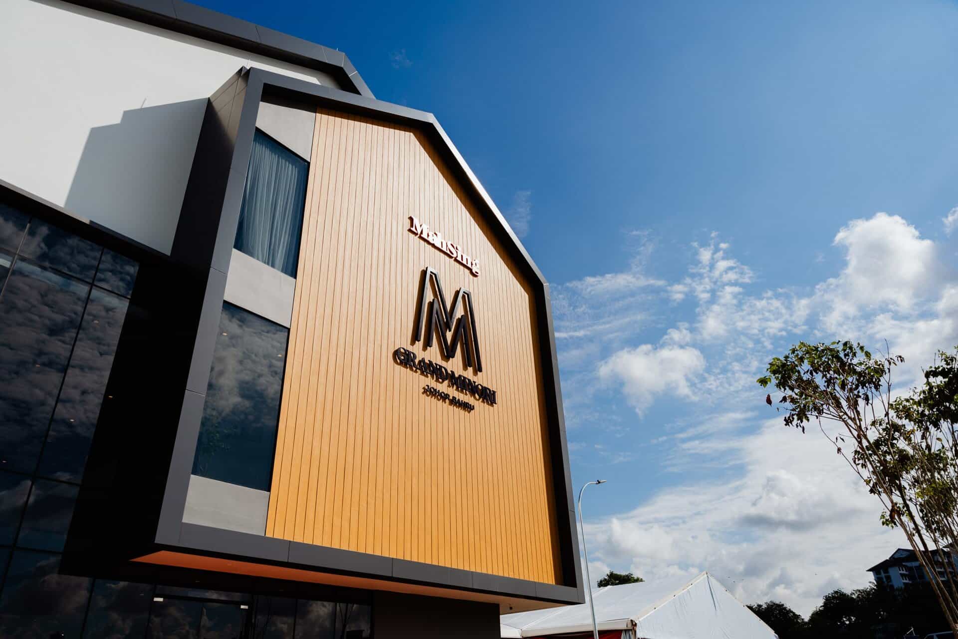 M Grand Minori
